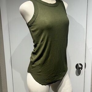 Nostalgia Green Blouse Elegant and Versatile